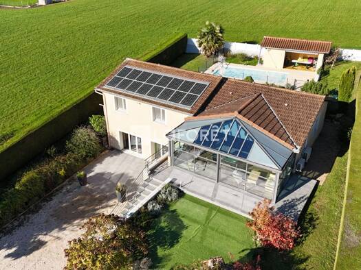 Maison de plain-pied à vendre 399 000 € 7 pièces 4 chambres 170 m² 1 856 m² de terrain Dompierre-sur-Chalaronne 01400