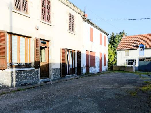 Maison à vendre 145 000 € 7 pièces 4 chambres 157 m² 1 098 m² de terrain Espinasse 63390