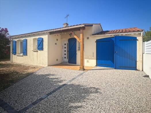 Maison à vendre 190 824 € 3 pièces 2 chambres 55,73 m² 408 m² de terrain Saint-Vincent-sur-Jard 85520