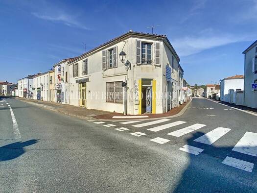 Local commercial à vendre 65 000 € 140 m² de surface de vente Mareuil-sur-Lay-Dissais 85320