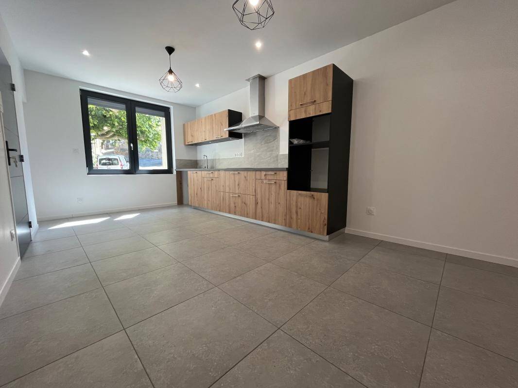 Maison à louer, 67m², MAS SAINTES PUELLES