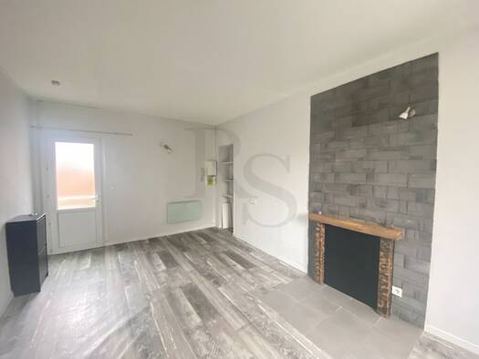 Appartement à louer 400 € 2 pièces 1 chambre 39 m² 1er étage Benardiere-Saint Michel Flers 61100