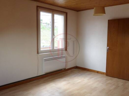 Appartement à vendre 177 000 € 4 pièces 2 chambres Étage 2/2 Saint-Point-Lac 25160