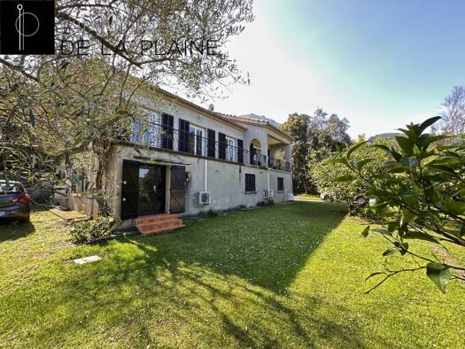 Appartement à vendre 390 000 € 5 pièces 4 chambres 151,2 m² Santa-Maria-Poggio 20221