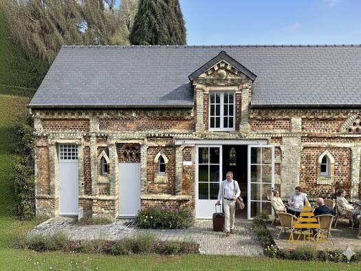 Local d'activités à vendre 574 500 € 523 m² d'espace de stockage Zone Industrielle de Cantimpré Cambrai 59400