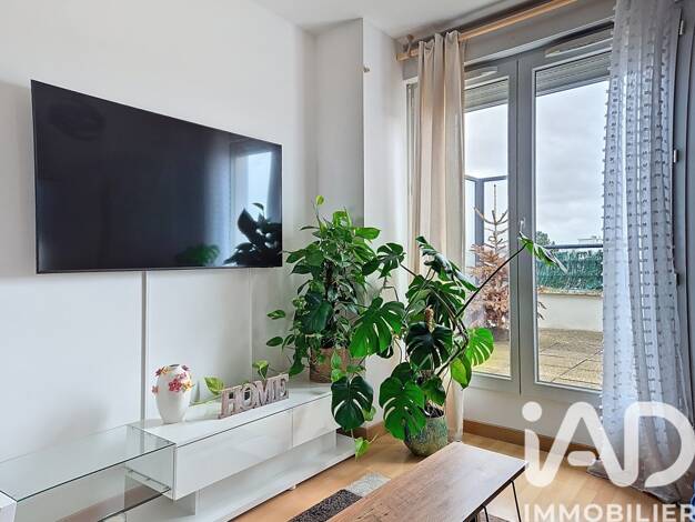 Appartement à vendre 139 900 € 1 pièce 35 m² Étage 3/3 Le Lac-Briques Rouges Vigneux-sur-Seine 91270