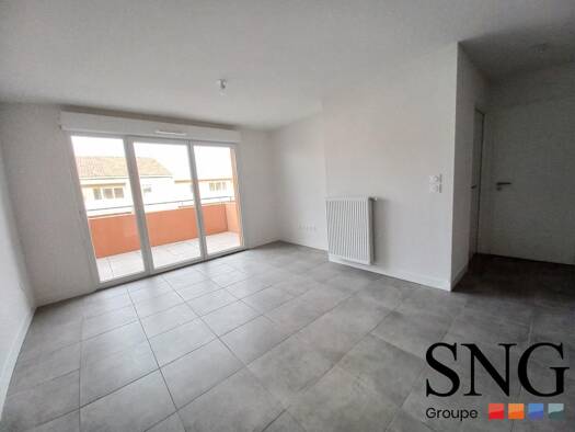 Appartement à louer 587 € 2 pièces 1 chambre 41,7 m² Étage 2/1 Le Centre Seysses 31600