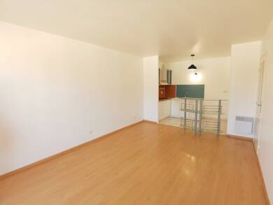 Appartement à louer 895 € 2 pièces 1 chambre 43,7 m² Étage 2/3 Centre Claye-Souilly 77410