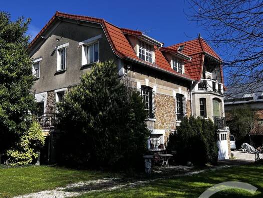Maison à vendre 1 300 000 € 18 pièces 5 chambres 222 m² 3 345 m² de terrain Savigny-sur-Orge 91600