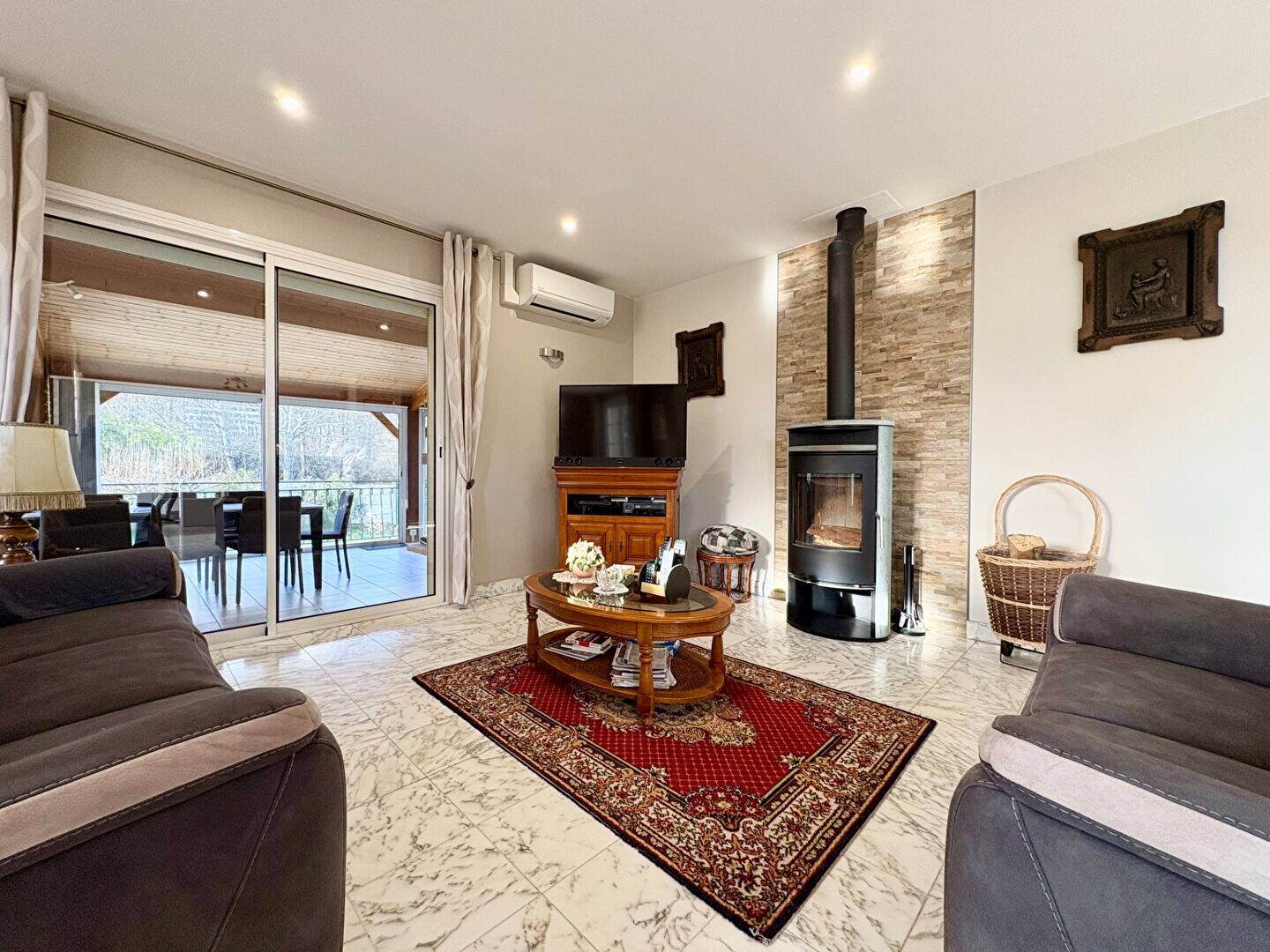 Maison à vendre, 207m², CAMBLANES ET MEYNAC