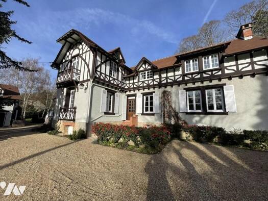 Maison à vendre 690 000 € 8 pièces 5 chambres 282 m² 13 196 m² de terrain Oinville-sur-Montcient 78250