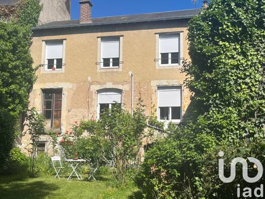 Maison de ville à vendre 89 000 € 9 pièces 8 chambres 178 m² 1 700 m² de terrain Bessé-sur-Braye 72310
