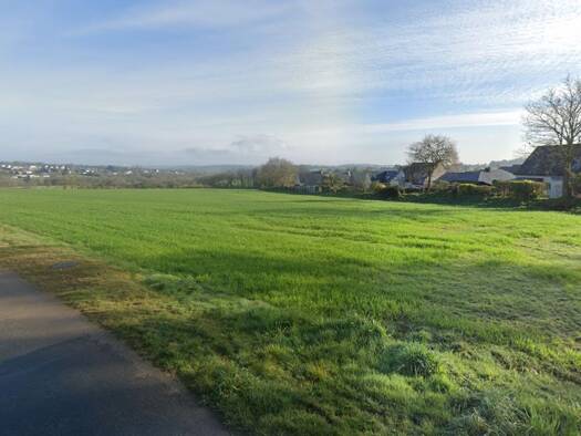 Terrain constructible viabilisé à vendre 54 000 € 526 m² de terrain Sainte-Sève 29600