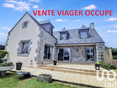 Maison à vendre 68 000 € 7 pièces 6 chambres 180 m² 1 360 m² de terrain Guerlesquin 29650