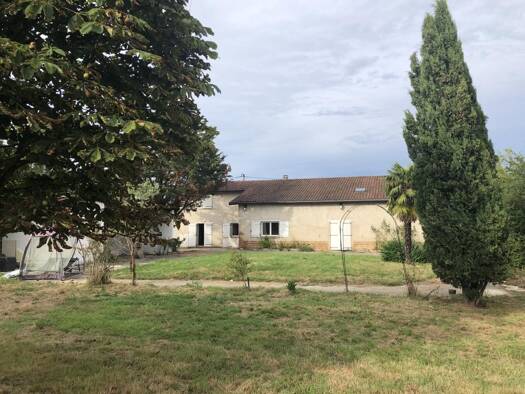 Ferme à vendre 460 000 € 12 pièces 6 chambres 271 m² 11 738 m² de terrain Châtillon-sur-Chalaronne 01400