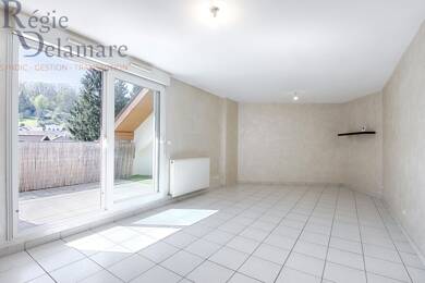 Appartement à vendre 210 000 € 3 pièces 2 chambres 84 m² Dernier étage, Étage 3/3 Bourgoin Jallieu 38300