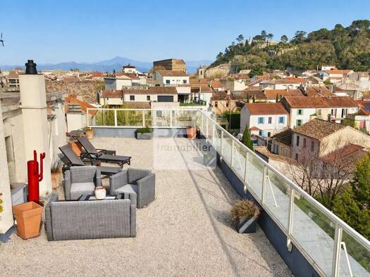 Appartement à vendre 199 000 € 2 pièces 1 chambre 57 m² Étage 4/4 Colline et Etang Orange 84100