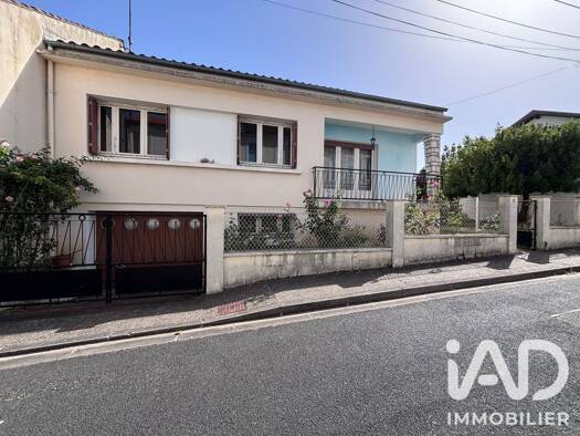 Maison à vendre 189 000 € 4 pièces 3 chambres 85 m² 576 m² de terrain La Fenetre Saintes 17100