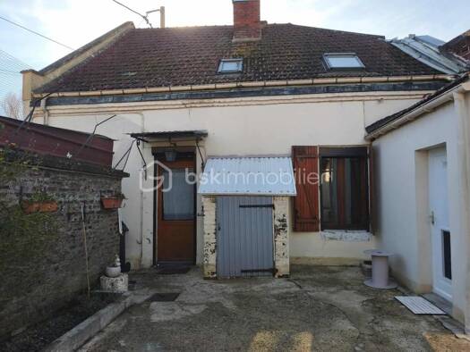 Maison de ville à vendre 103 000 € 5 pièces 4 chambres 80 m² 157 m² de terrain Ceinture Centre Ville Noyon 60400