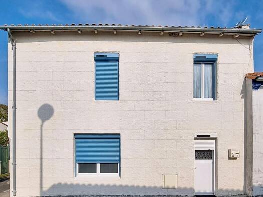 Maison à vendre 210 500 € 5 pièces 4 chambres 97 m² 125 m² de terrain Mortagne-sur-Gironde 17120