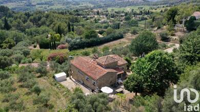 Maison à vendre 875 000 € 5 pièces 4 chambres 163 m² 2 920 m² de terrain Le Castellet 83330