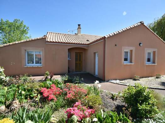 Maison à vendre 363 000 € 3 pièces 2 chambres 129 m² 1 355 m² de terrain Les Coteaux Divatte-sur-Loire 44450