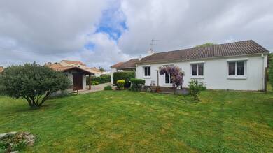 Maison de plain-pied à vendre 279 950 € 5 pièces 4 chambres 101 m² 1 000 m² de terrain Port-Saint-Père 44710