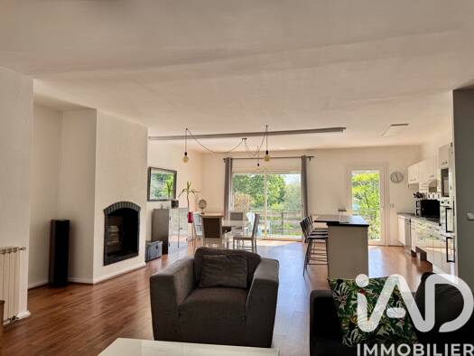 Maison de ville à vendre 325 000 € 5 pièces 3 chambres 129,55 m² 438 m² de terrain Camblanes-et-Meynac 33360