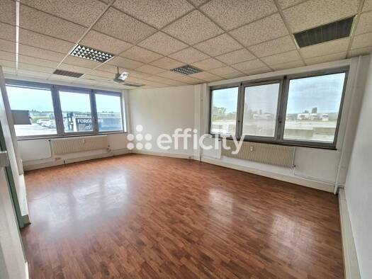 Espace bureau à vendre 51 000 € 57 m² de bureaux Sud Sausheim 68390