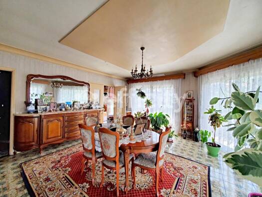 Maison à vendre 899 000 € 8 pièces 5 chambres 210 m² 127 m² de terrain Guipons Villejuif 94800