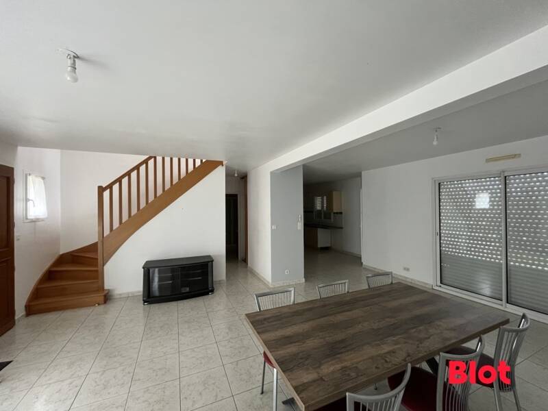 Maison à louer, 137m², ACIGNE