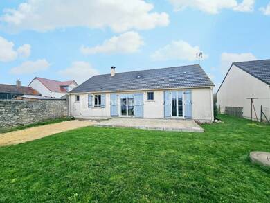 Maison de plain-pied à vendre 173 000 € 5 pièces 3 chambres 94 m² 724 m² de terrain Beaune-la-Rolande 45340