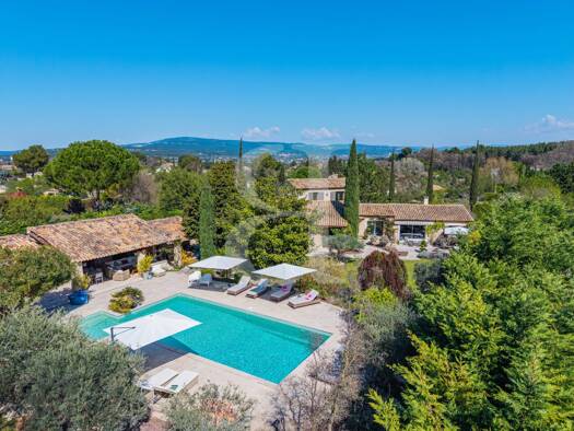 Villa à vendre 1 390 000 € 8 pièces 7 chambres 305 m² 4 700 m² de terrain Maubec 84660