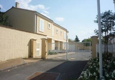 Maison à louer 810 € 4 pièces 3 chambres Sainte-Terre 33350