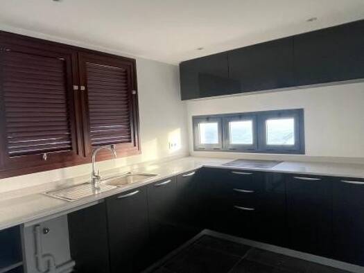 Appartement à louer 1 750 € 4 pièces 3 chambres 117 m² Vieux-Fort 97141
