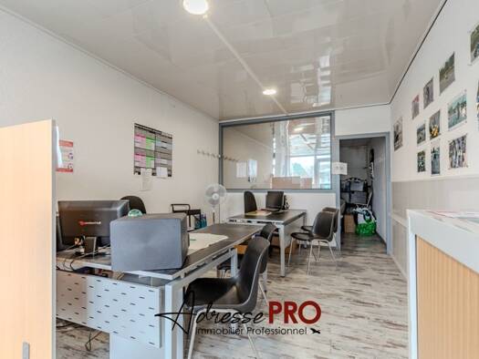 Boutique à vendre 241 200 € 1 pièce 130 m² de surface de vente Villenave-d'Ornon 33140