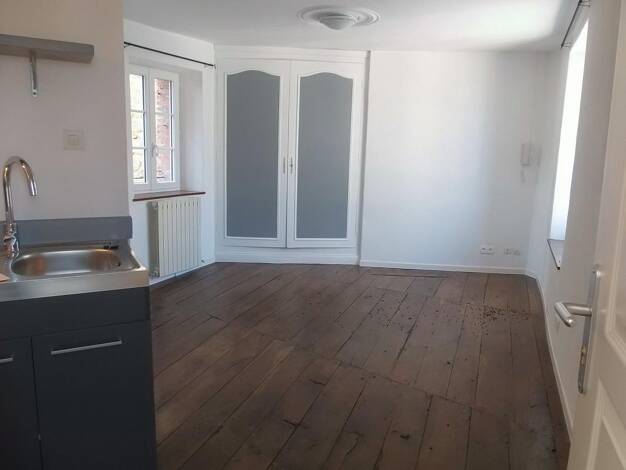 Appartement à louer 328 € 1 pièce 17,4 m² 2ème étage disponible à partir du 22/06/2025 Sud La Souterraine 23300