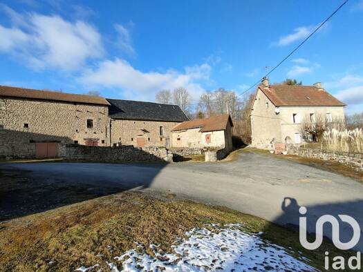 Maison à vendre 78 000 € 6 pièces 3 chambres 127 m² 2 926 m² de terrain Saint-Pardoux-d'Arnet 23260