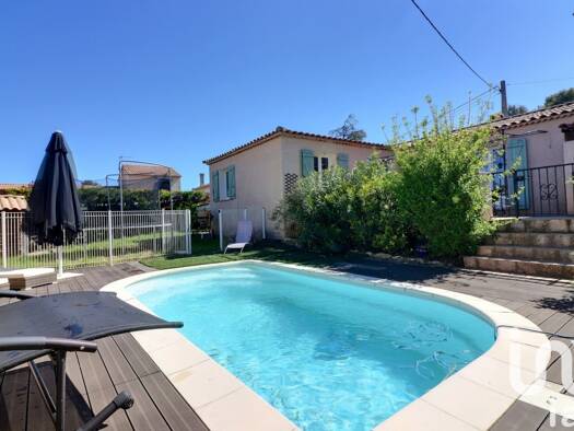 Maison de plain-pied à vendre 480 000 € 6 pièces 5 chambres 115 m² 560 m² de terrain Seillons-Source-d'Argens 83470