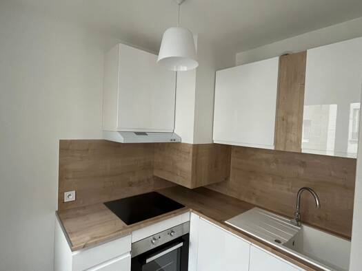 Appartement à louer 465 € 3 pièces 1 chambre 47 m² 2ème étage Jacquard Saint-Étienne 42000