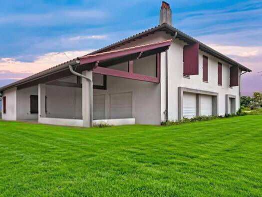 Maison à vendre 750 000 € 7 pièces 4 chambres 307 m² 5 971 m² de terrain Orsanco 64120