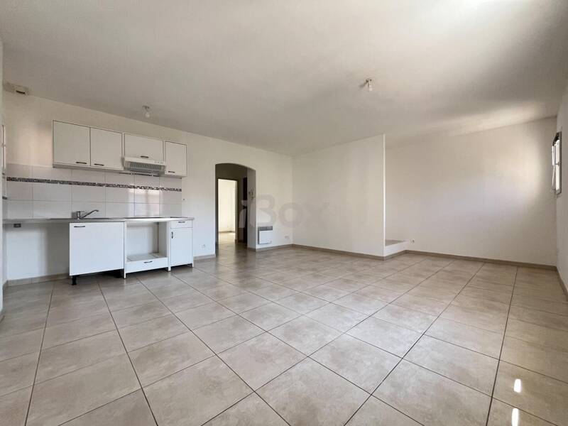 Maison à louer, 60m², CUERS