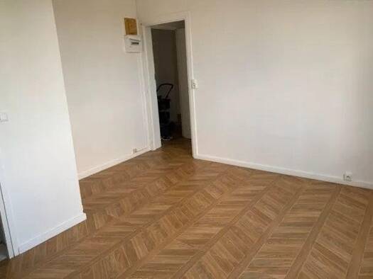 Appartement à louer - logement étudiant 600 € 1 pièce 17 m² Étage 2/2 Chanteloup-les-Vignes 78570