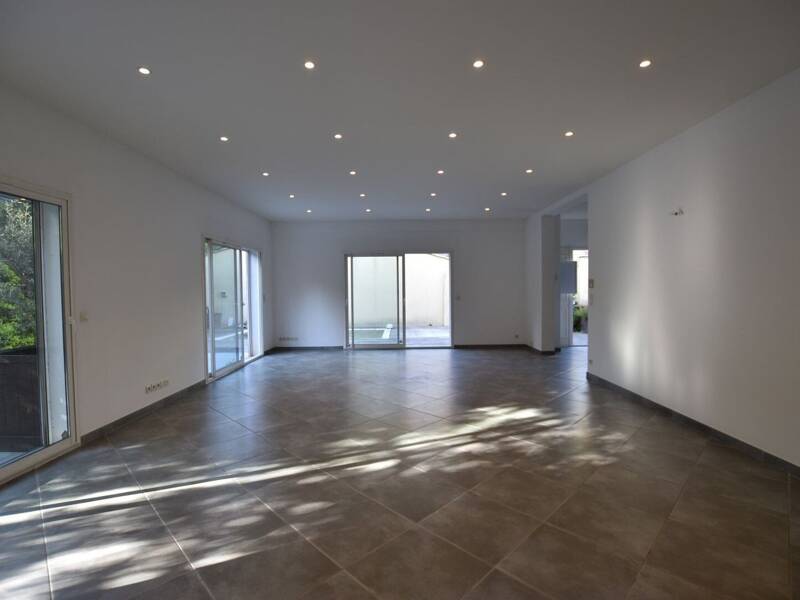 Maison à louer, 141m², MARSEILLE 8E