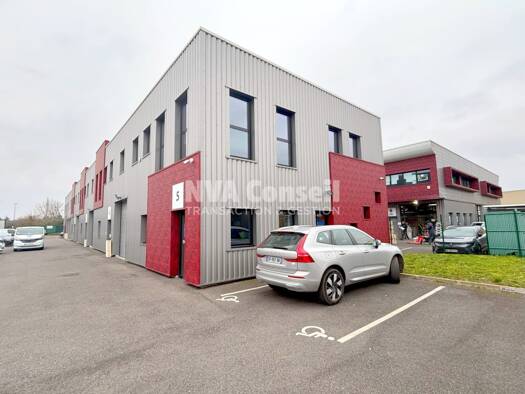 Entrepôt à vendre 450 000 € 220 m² d'espace de stockage Saint-Leu-la-Forêt 95320