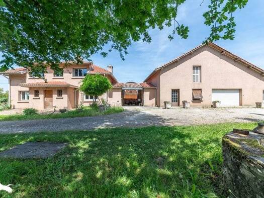 Maison de plain-pied à vendre 210 400 € 7 pièces 4 chambres 253 m² 1 700 m² de terrain Est Moissac 82200