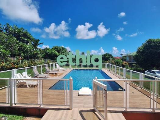 Maison à louer 2 200 € 5 pièces 4 chambres 104 m² 1 500 m² de terrain Petit-Bourg 97170