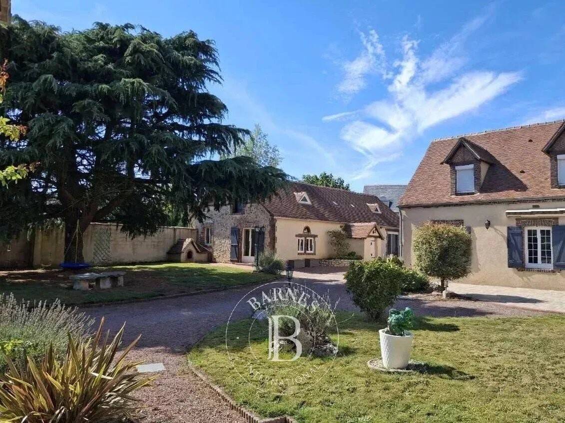 Maison à vendre, 431m², TREMBLAY LES VILLAGES