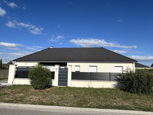 Maison de plain-pied à vendre 215 000 € 5 pièces 3 chambres 97 m² 791 m² de terrain Pars-lès-Romilly 10100
