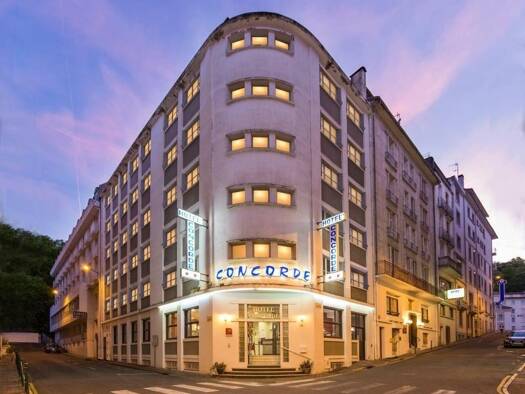 Hôtel à vendre Fonds de commerce 448 000 € 60 pièces 1 500 m² d'espace de restauration Bois de Mourles-Forêt de Beout Lourdes 65100